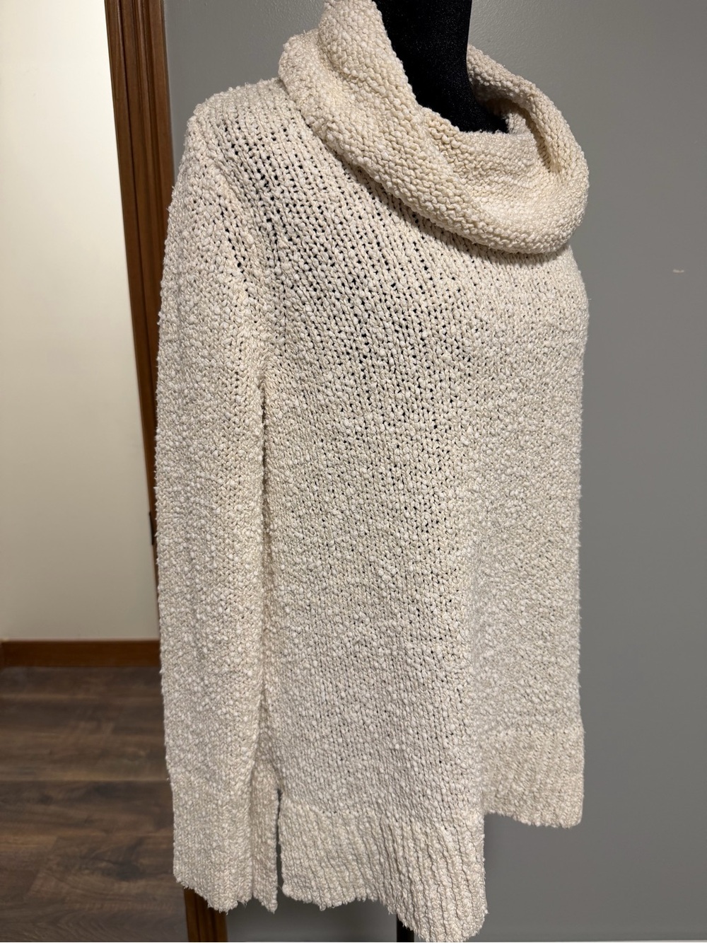 J. Jill Cream Chunky Knit Cowl Neck Sweater Medium Cozy Soft Bouclé Pullover
